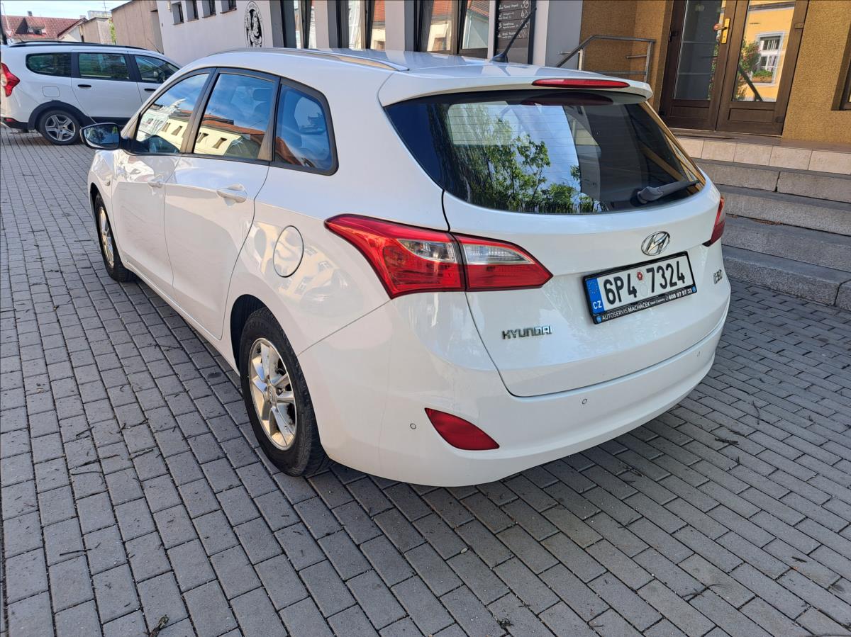 hyundai-i30-1-6-crdi-16v-dph - 5