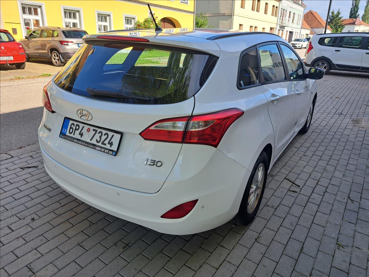 hyundai-i30-1-6-crdi-16v-dph - 7