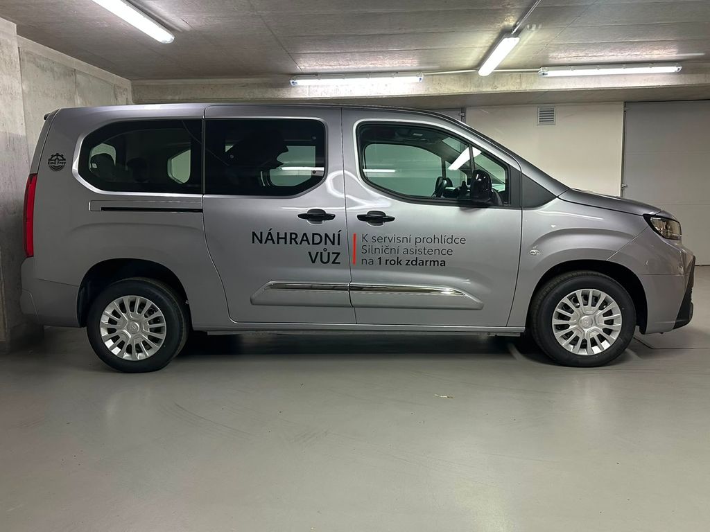 toyota-proace-city-verso-1-2-passenger-business-7s-tailgate - 3