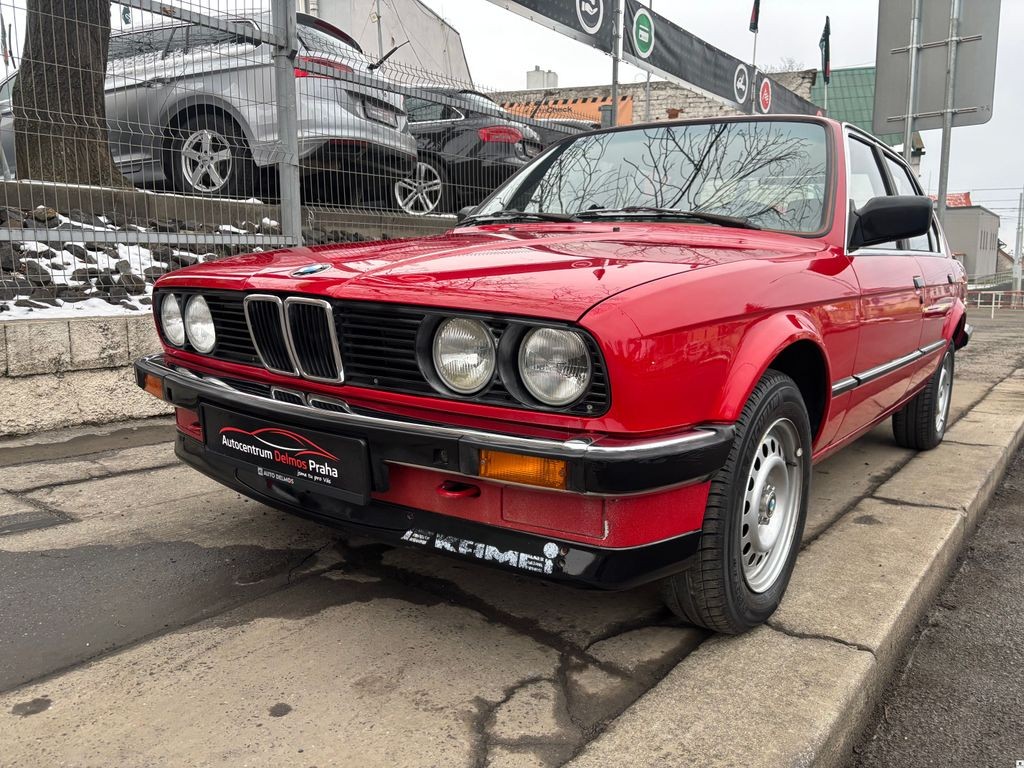 BMW Řada 3 E30-318i/1986/2.maj. garážován
