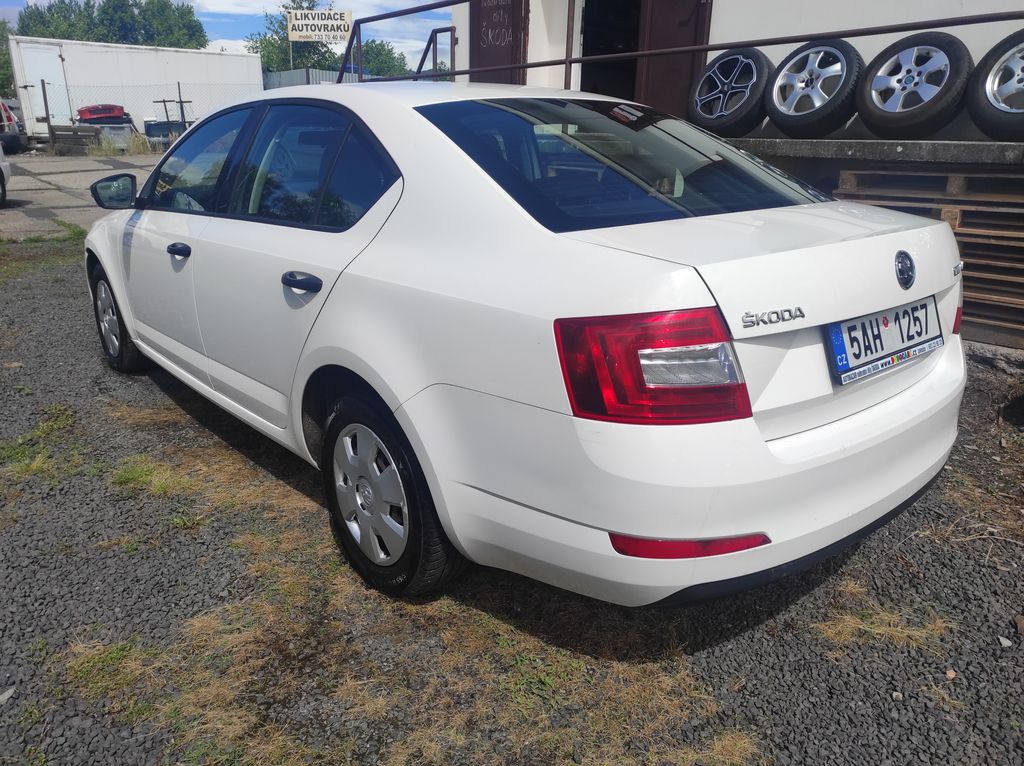 skoda-octavia-1-6-tdi-66kw-active - 2