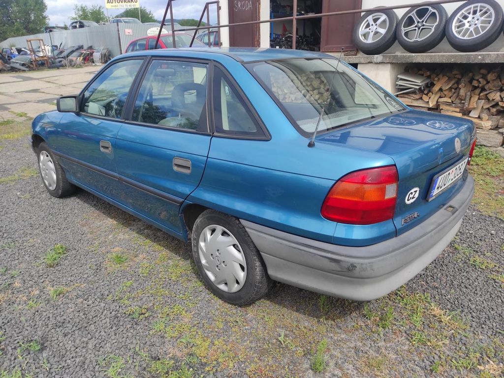 opel-astra-1-4-8v - 2