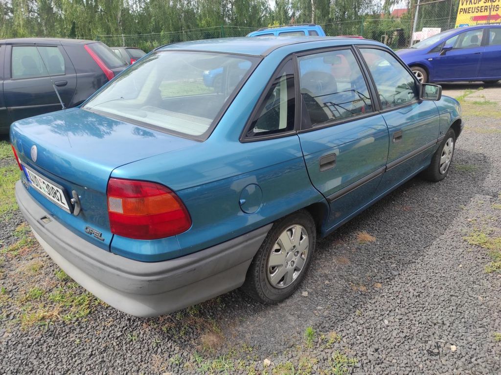 opel-astra-1-4-8v - 4