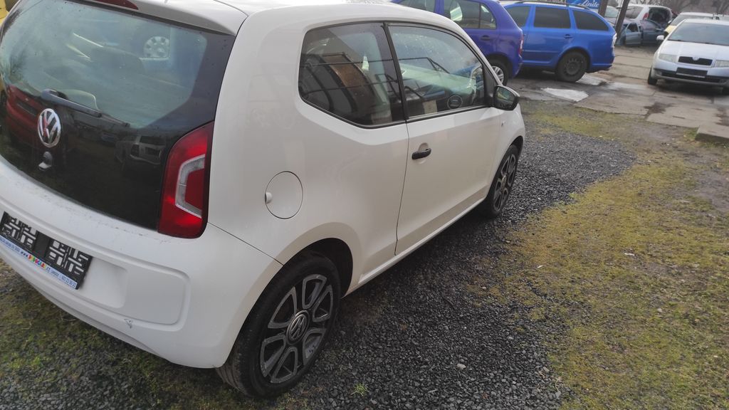 volkswagen-up-1-0-white-up - 3