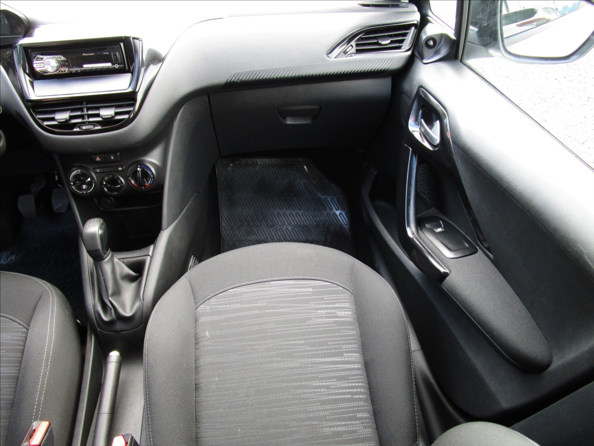 peugeot-208-1-0i - 9