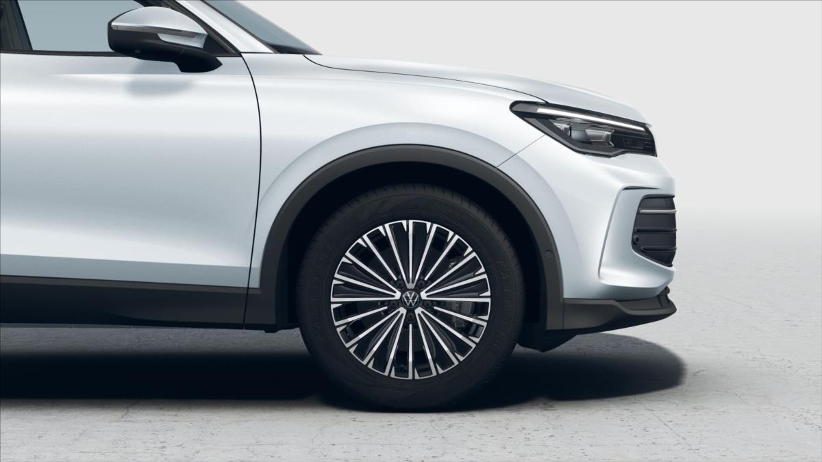 volkswagen-tiguan-1-5-tsi-150-kw-ehybrid-people - 4