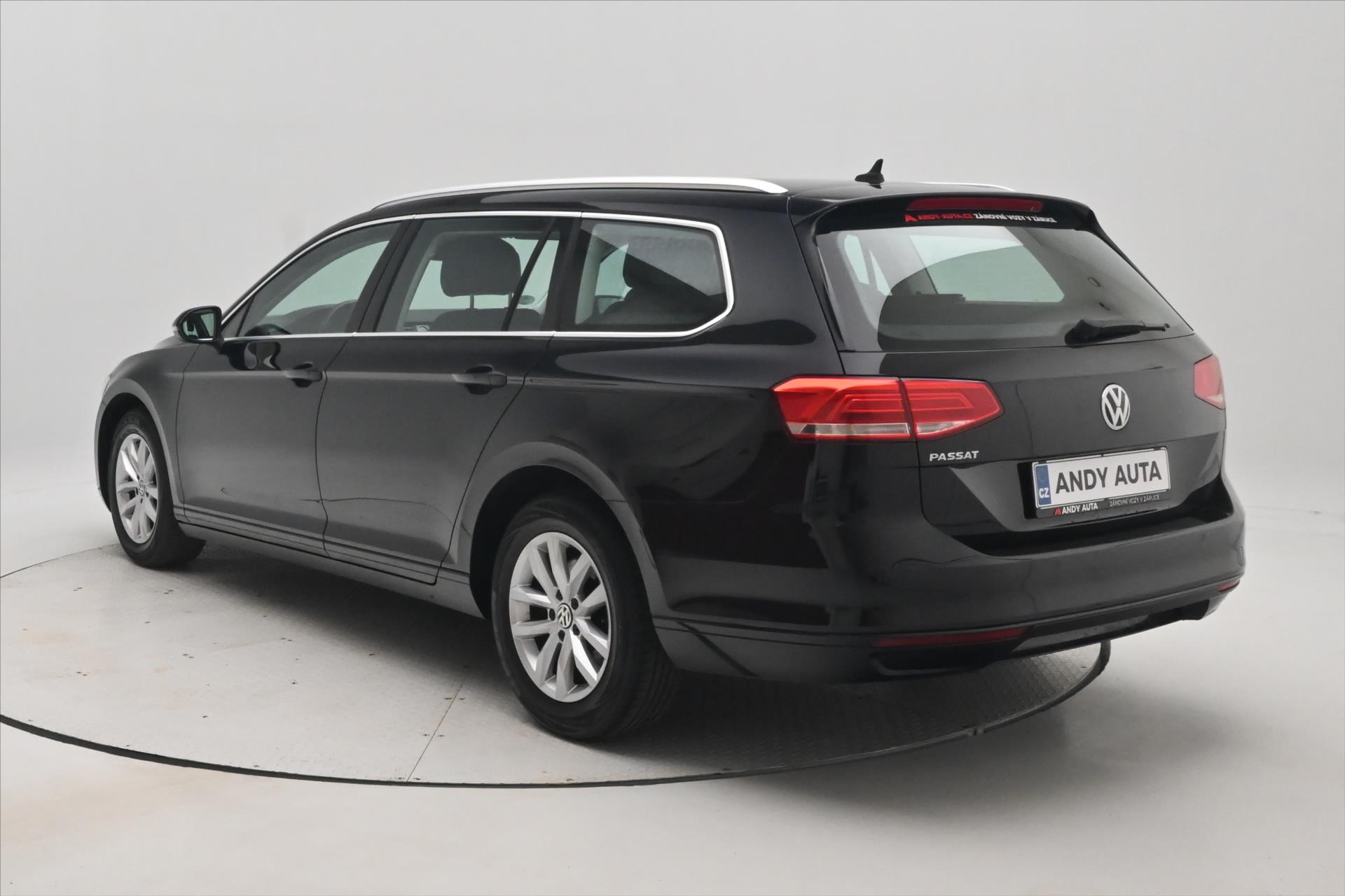 volkswagen-passat-2-0-tdi-110-kw-comfortline-zaruka-az-5-let - 6