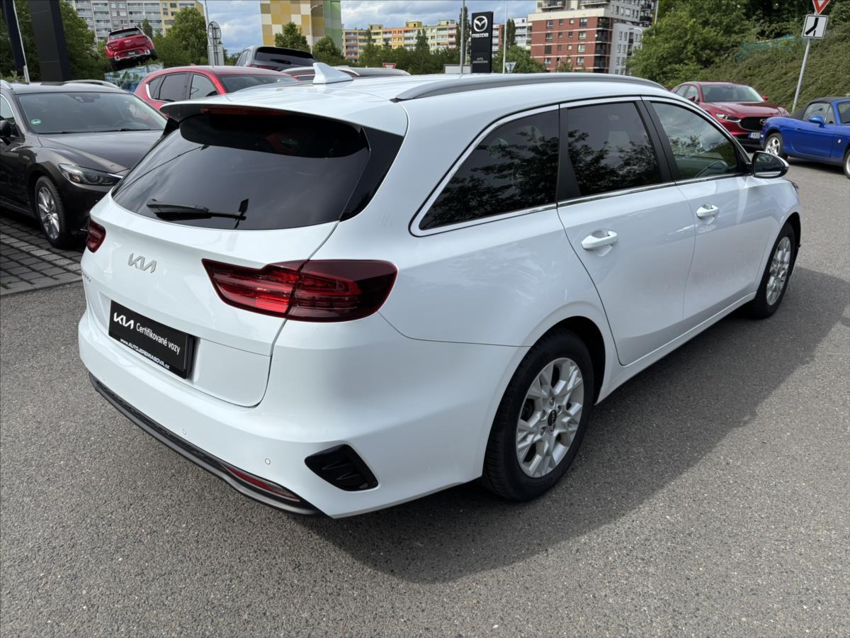 kia-ceed-1-5-tgdi-at-top-zaruka-carplay - 4