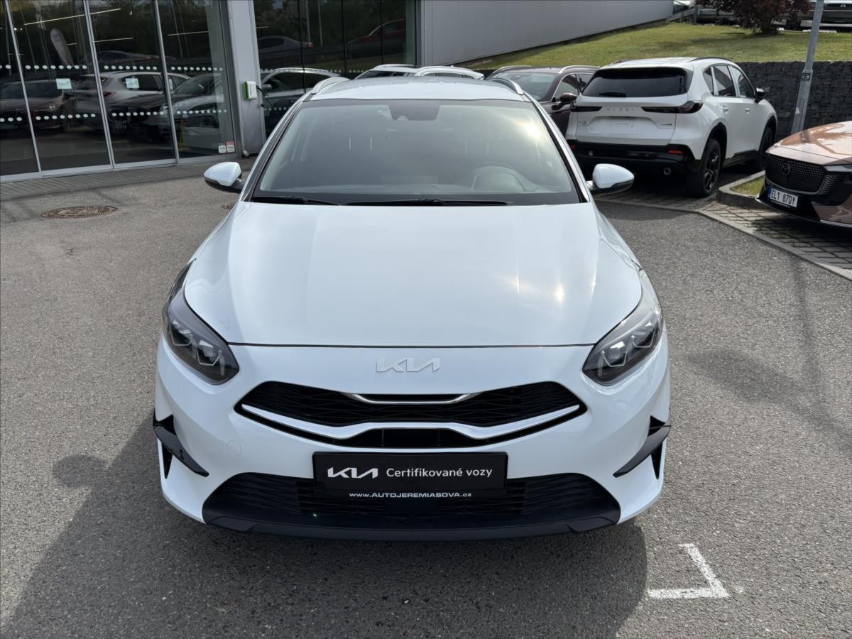 kia-ceed-1-5-tgdi-at-top-zaruka-carplay - 7