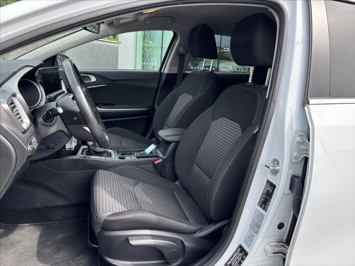 kia-ceed-1-5-tgdi-at-top-zaruka-carplay - 9