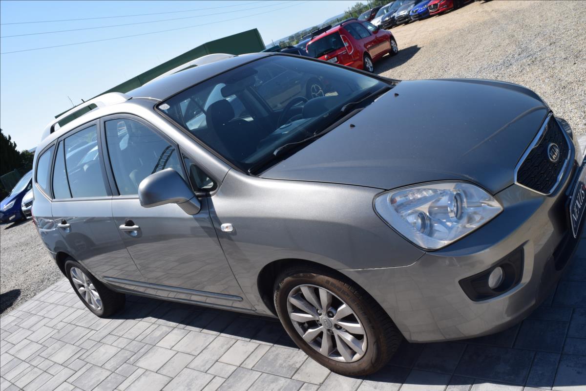 kia-carens-1-6-crdi-85kw-nizke-km-vyhrev - 3