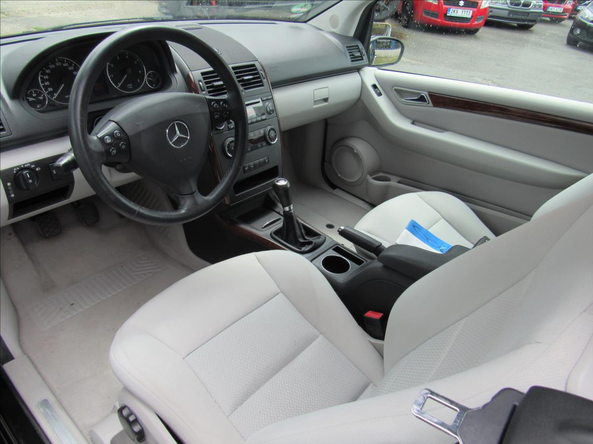 mercedes-benz-tridy-a-1-5-a150-elegance-70kw - 8