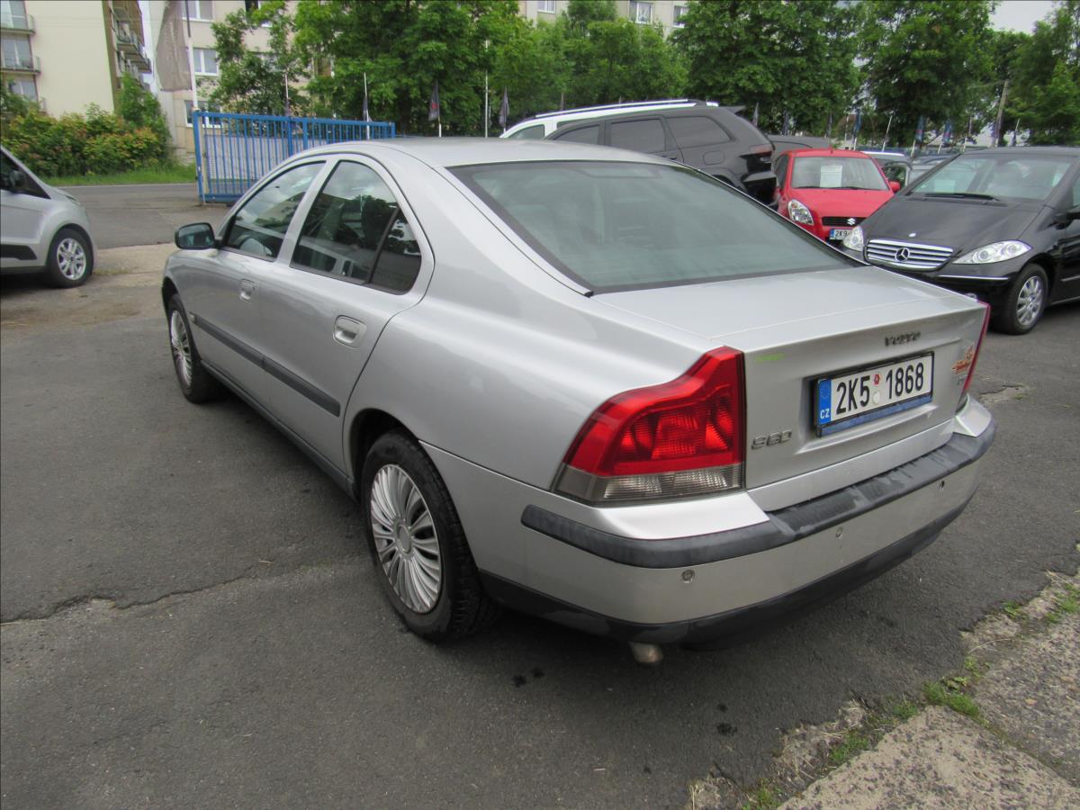 volvo-s60-2-4-d5-120kw-automat - 3