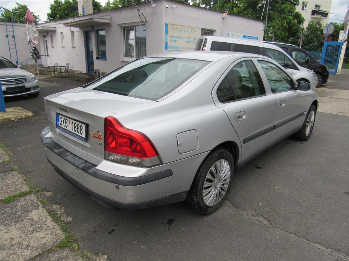volvo-s60-2-4-d5-120kw-automat - 5