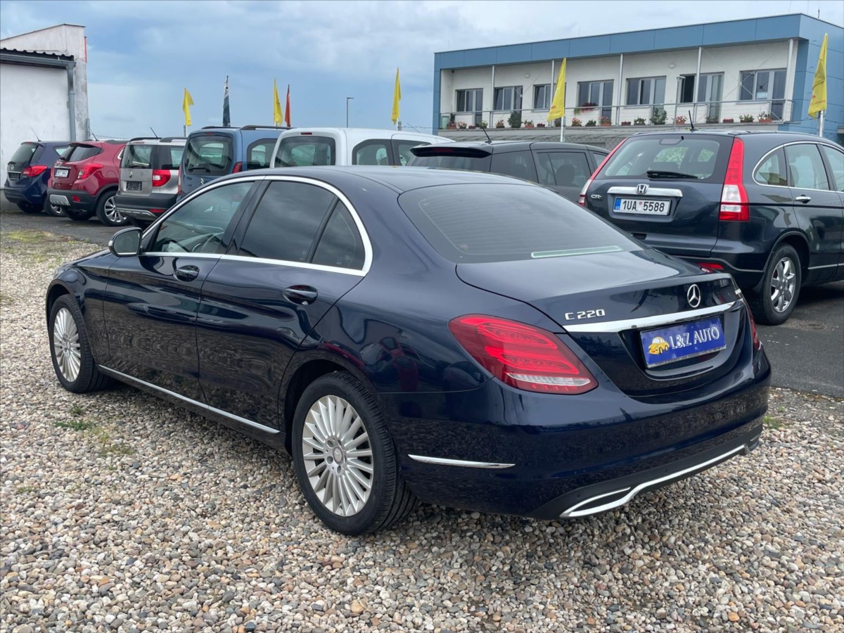 mercedes-benz-tridy-c-2-2-220-cdi - 3