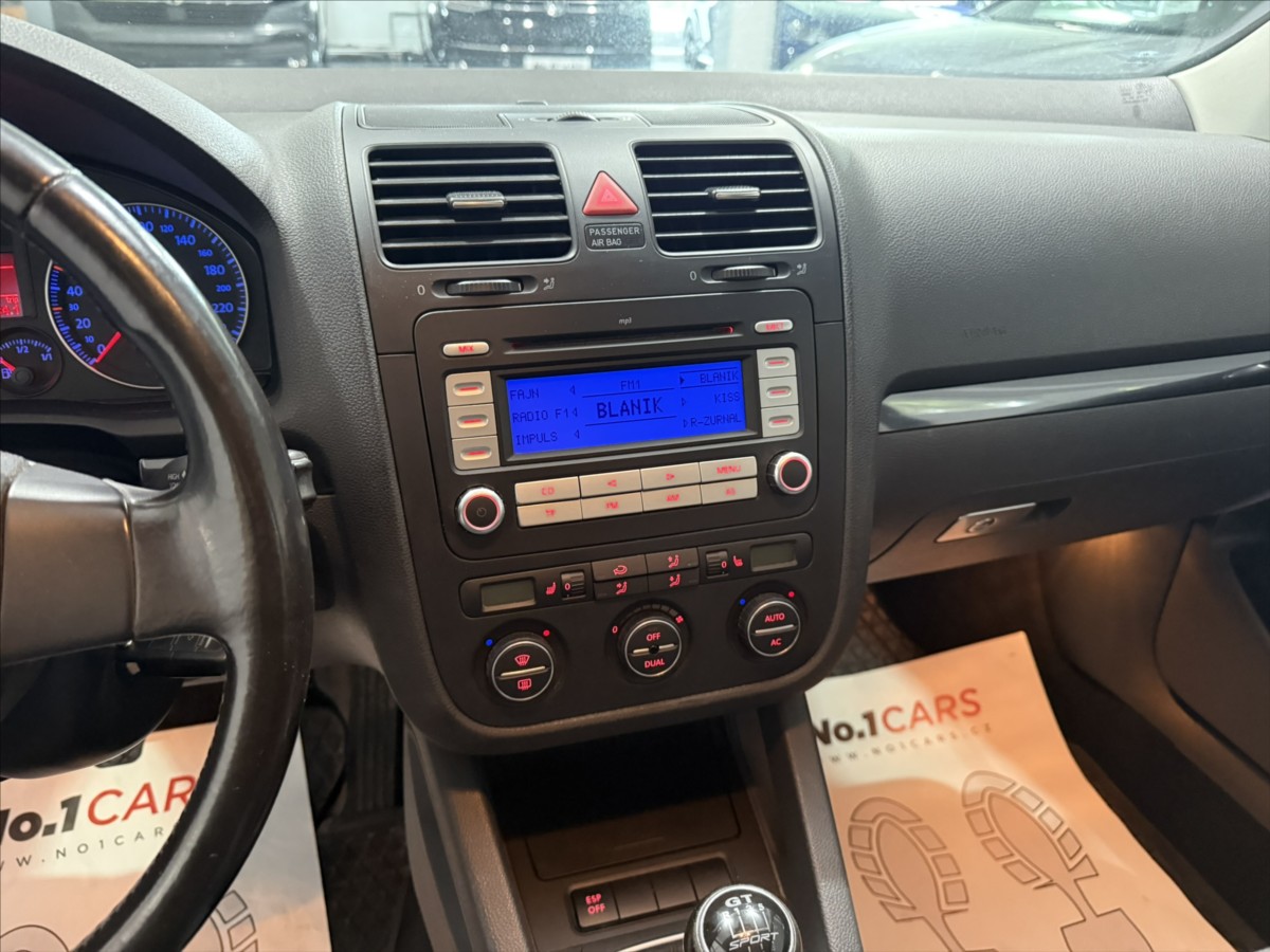 volkswagen-golf-1-4-tsi-gt-vyhrev-alu-stk - 9