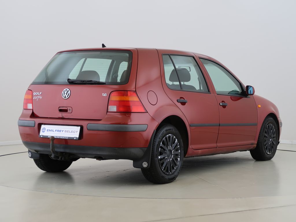 volkswagen-golf-1-6-74kw-manual-ac-tazne - 4