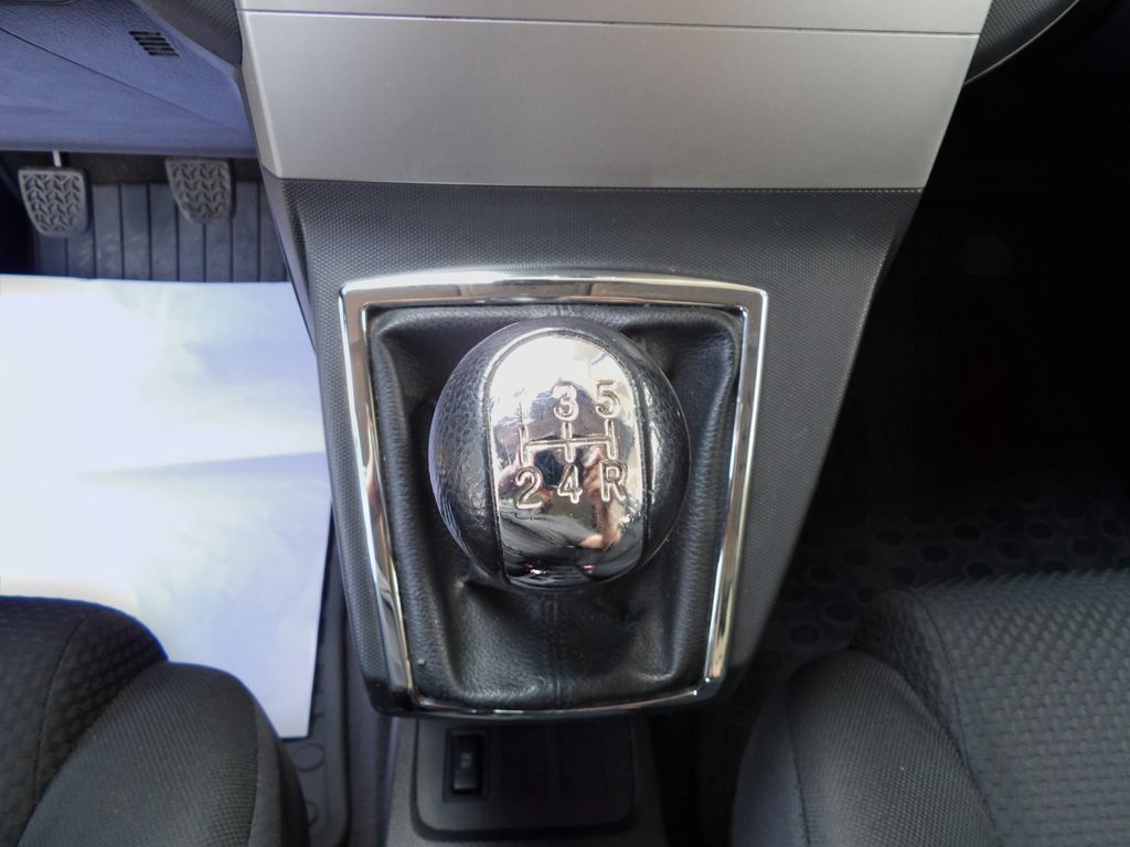 toyota-corolla-verso-1-8-vvt-i-95kw-7-mist-cr - 8