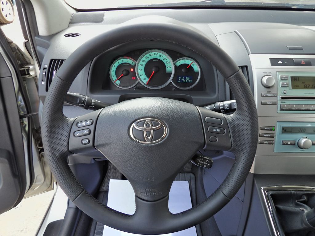 toyota-corolla-verso-1-8-vvt-i-95kw-7-mist-cr - 9
