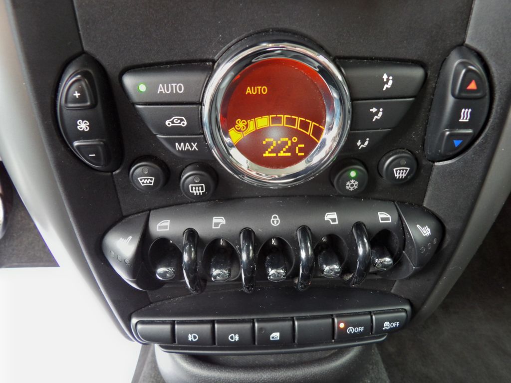 mini-countryman-1-6i-90kw-100tis-km-serviska - 9