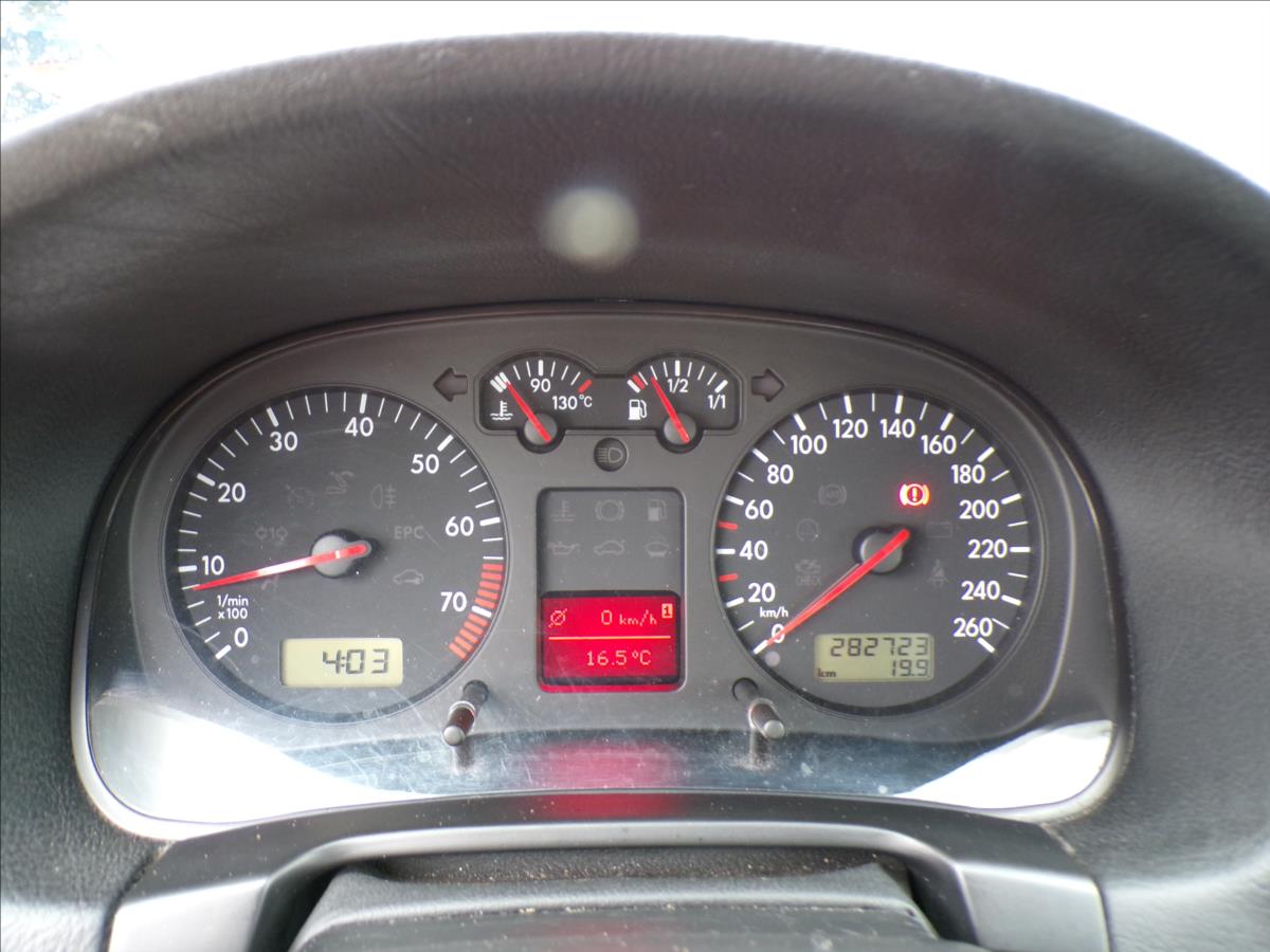 volkswagen-golf-2-0-i-tazne-zarizeni - 7