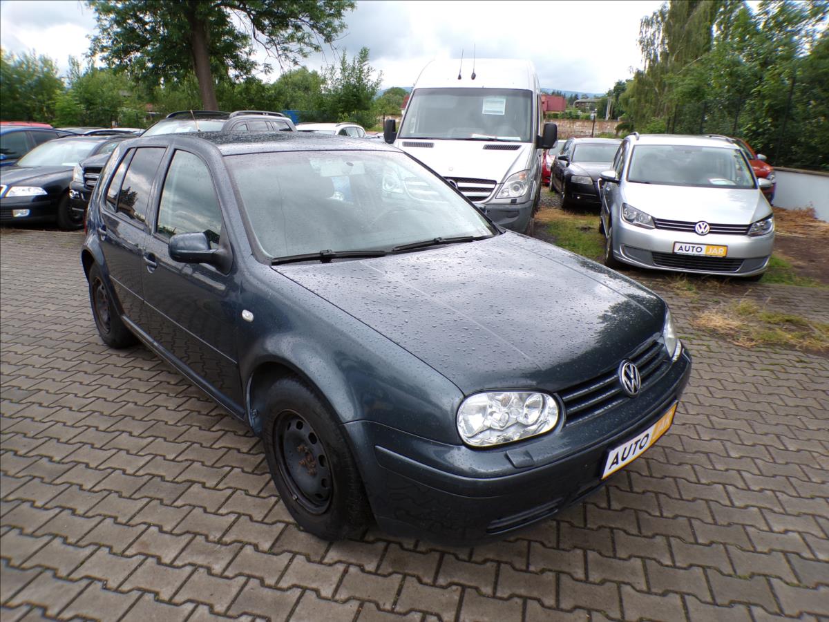 Volkswagen Golf 1,6 16V  TAŽNÉ ZAŘÍZENÍ
