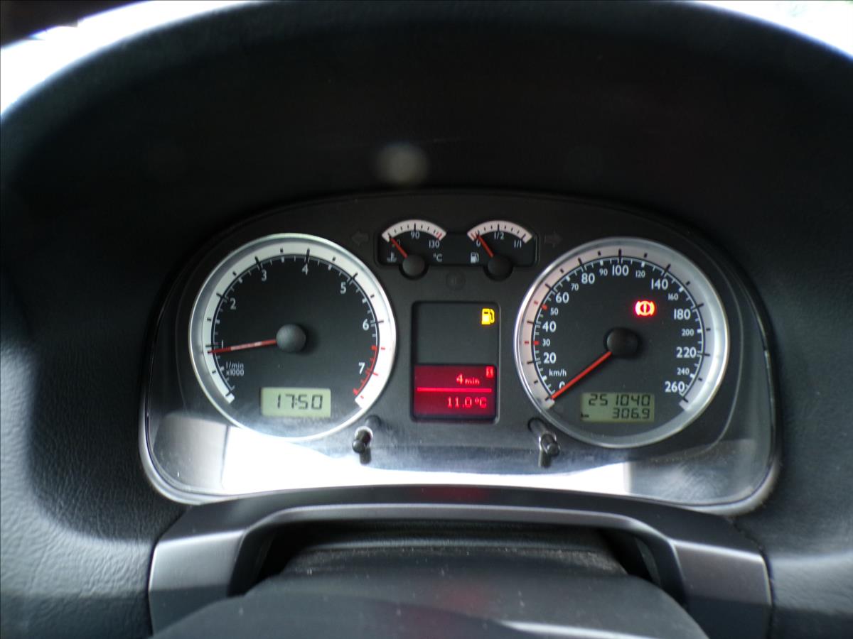 volkswagen-golf-1-6-16v-tazne-zarizeni - 7