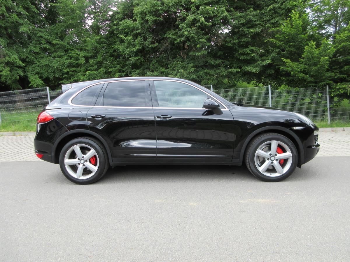 porsche-cayenne-3-0-d-navi-kuze-20alu - 9