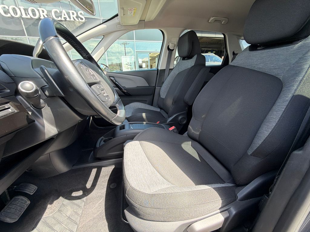 citroen-c4-spacetourer-1-2-130k-zaruka-servis-eat8 - 7