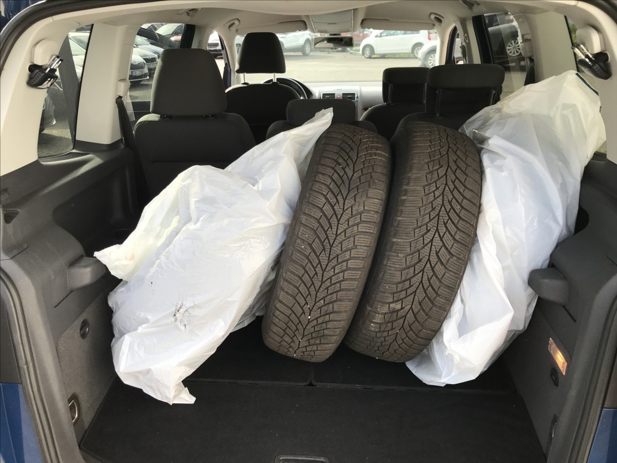 volkswagen-touran-1-6-tdi-77kw-6mt-7mist - 5