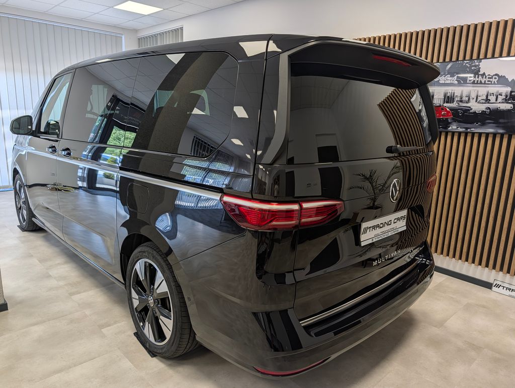 volkswagen-multivan-1-5-tsi-long-4-motion-style-18 - 5