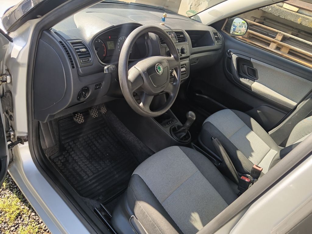 skoda-fabia-1-4-16v-combi-cool - 8