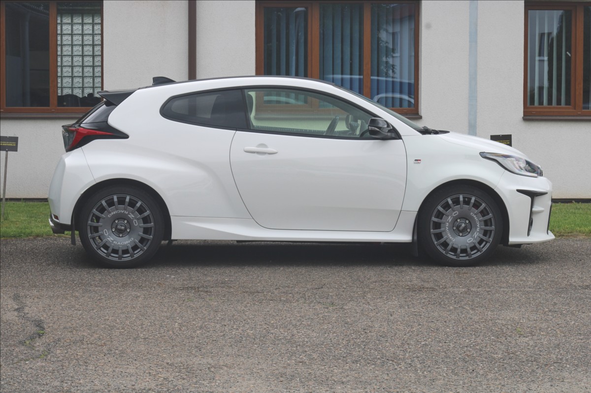 toyota-yaris-1-6-gr-zaruka - 2
