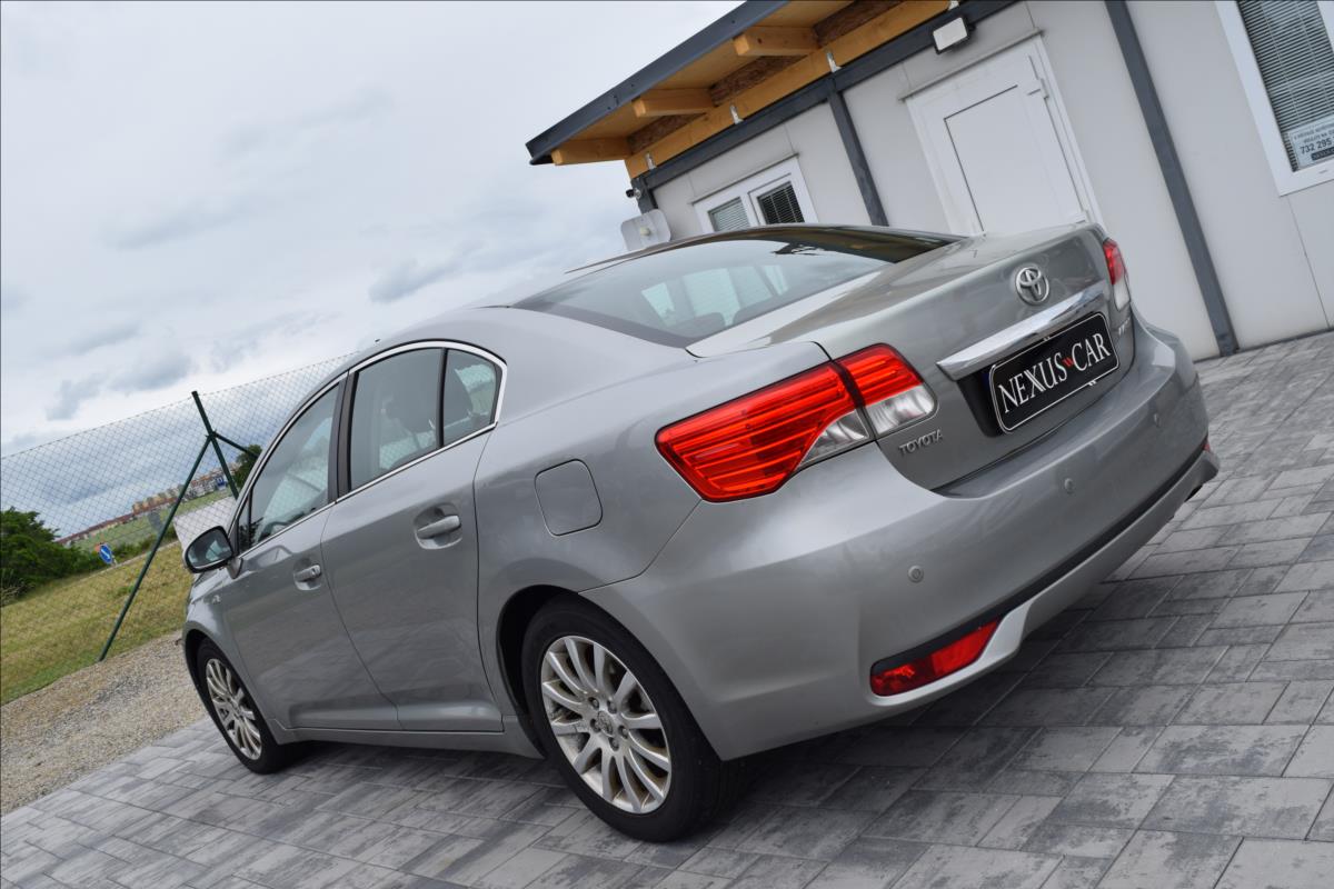 toyota-avensis-2-2-d-cat-130kw-nove-v-cz - 6