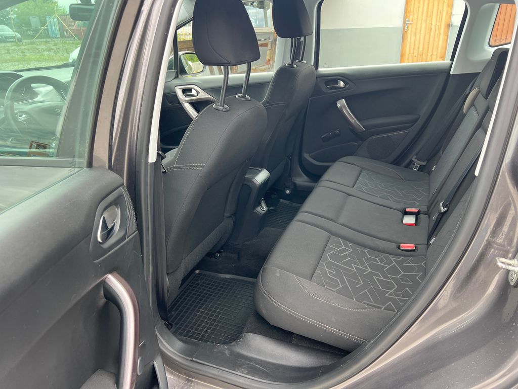 peugeot-2008-1-6-hdi - 8