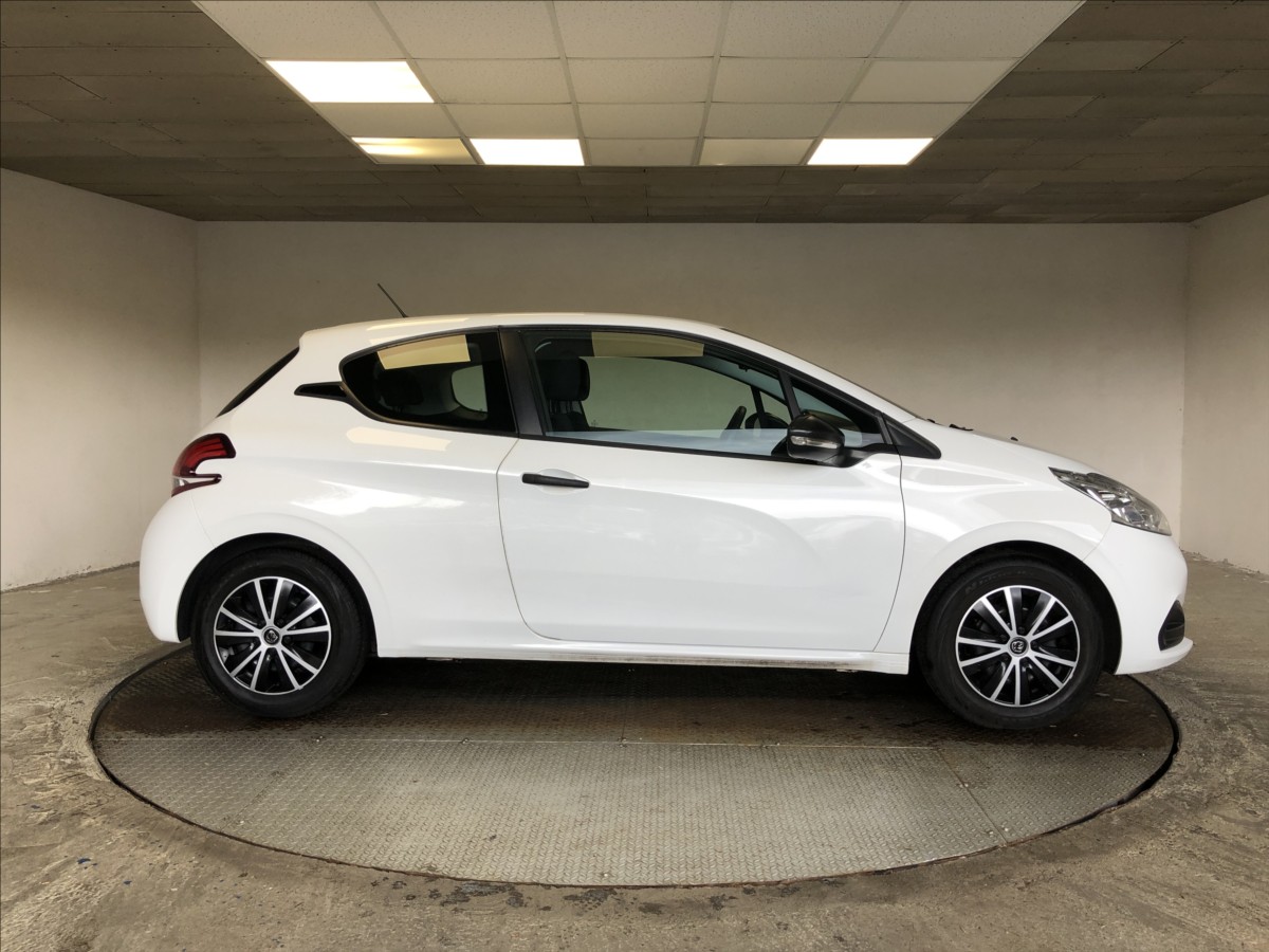 peugeot-208-1-2-pure-tech - 7