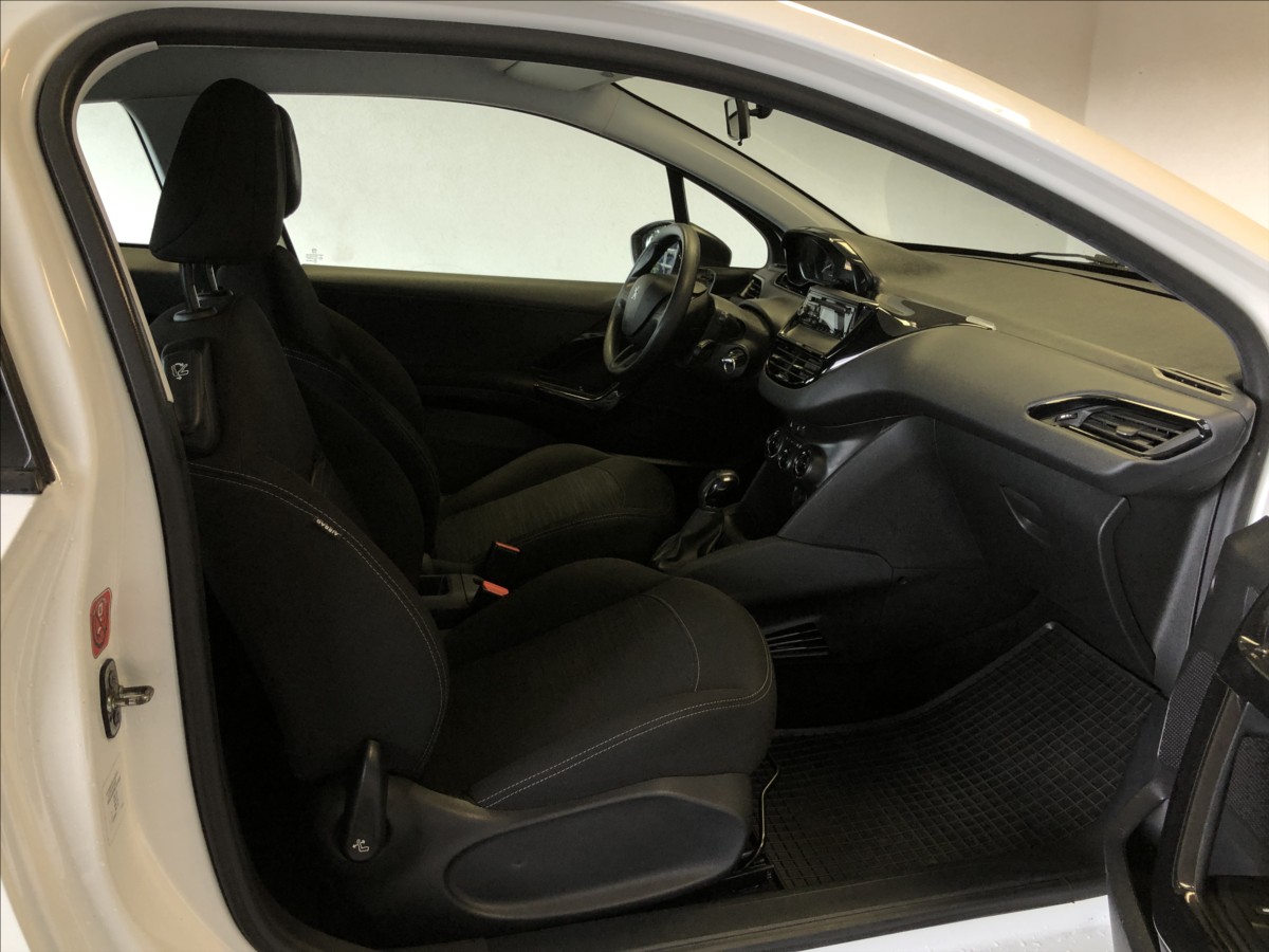 peugeot-208-1-2-pure-tech - 9