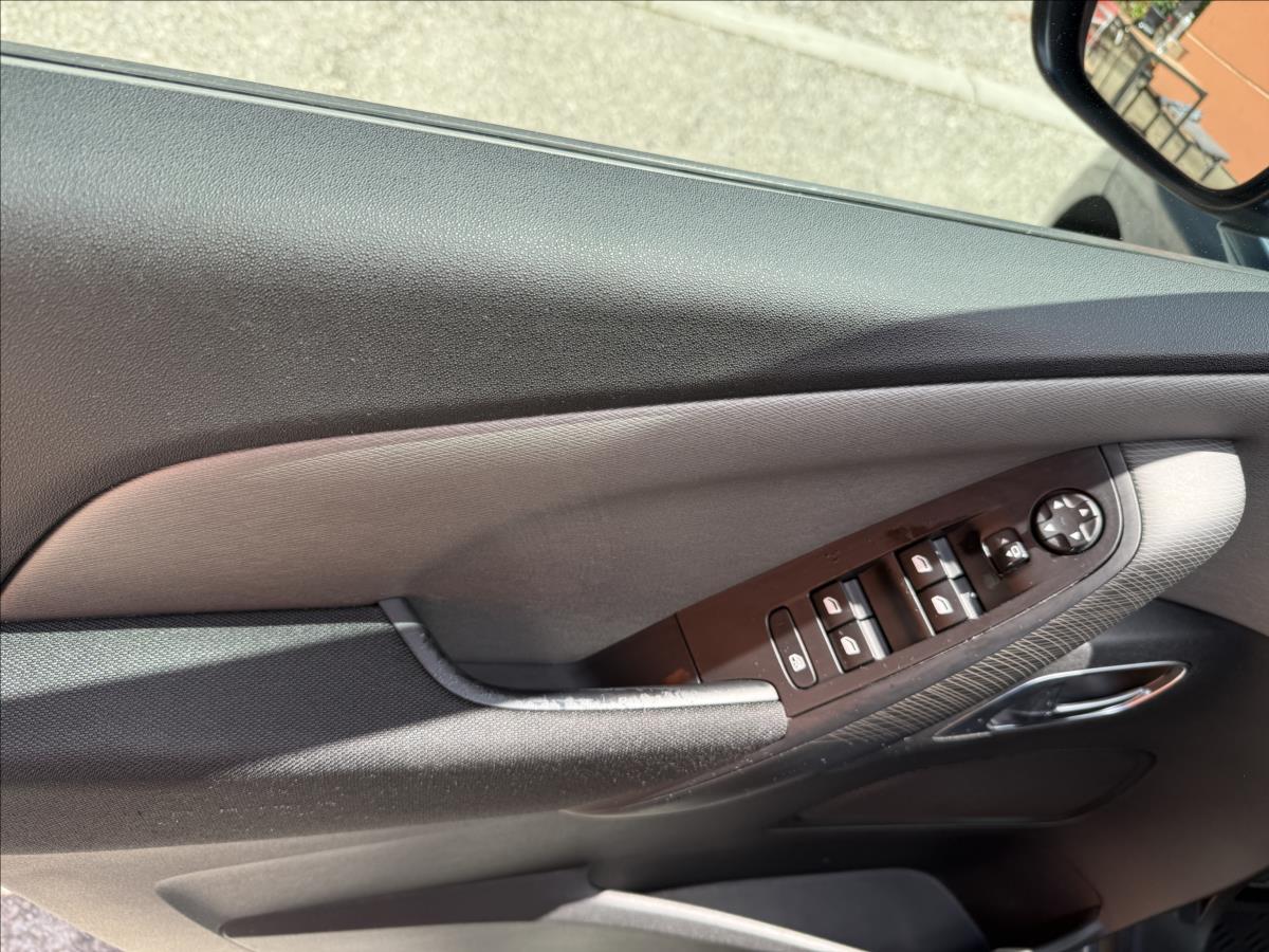 citroen-grand-c4-picasso-1-6-hdi-7mist-cr-1majitel - 9