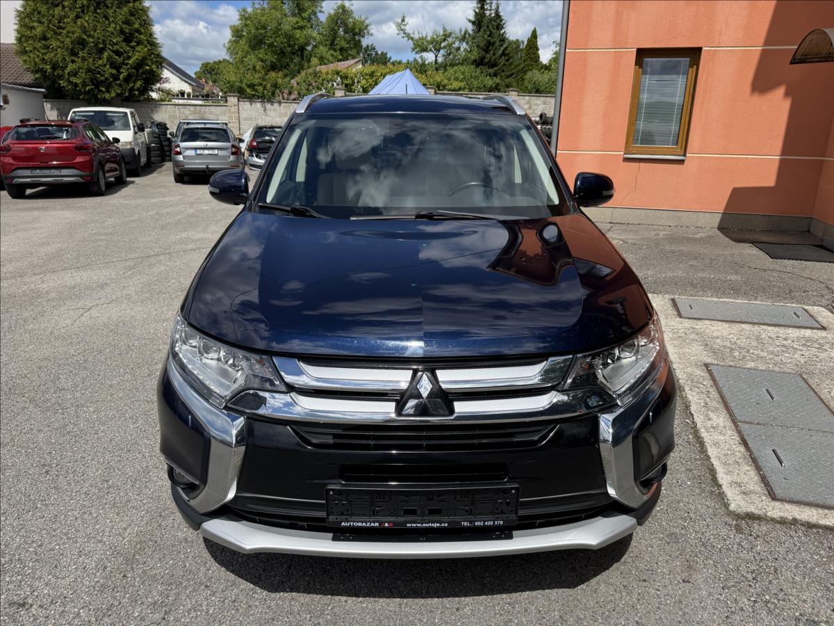 mitsubishi-outlander-2-3-di-d - 1
