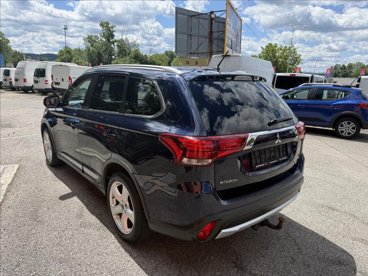 mitsubishi-outlander-2-3-di-d - 6