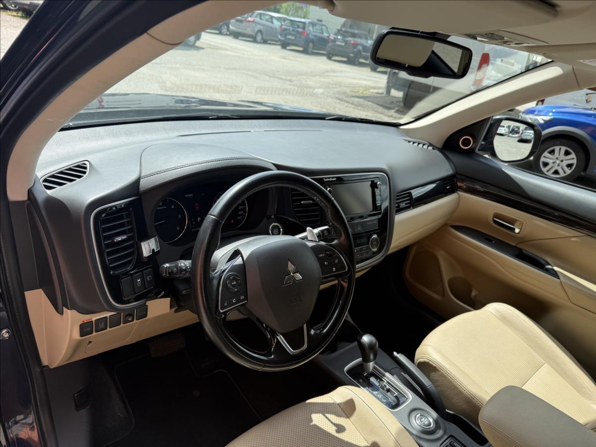 mitsubishi-outlander-2-3-di-d - 8