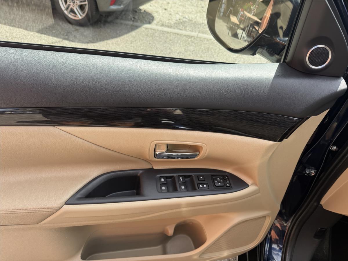 mitsubishi-outlander-2-3-di-d - 9