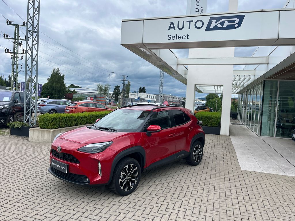 Toyota Yaris Cross 1.5 Hybrid e-CVT Style + TZ