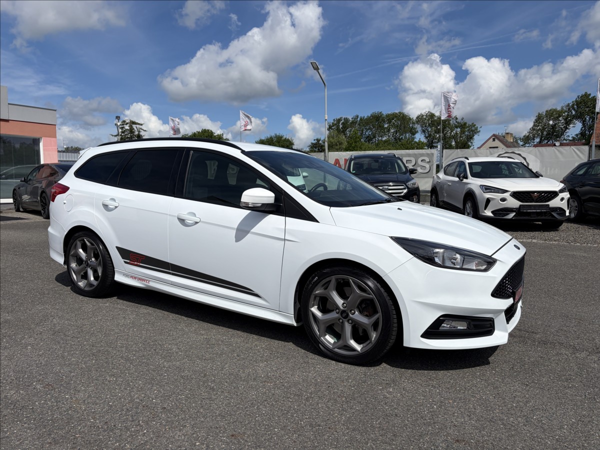 ford-focus-2-0-eb-184kw-st-navi-winterpaket-1-maj - 1