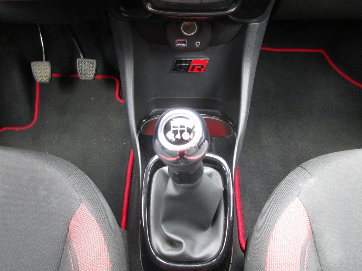 toyota-aygo-1-0vvt-i-aut-klima - 9