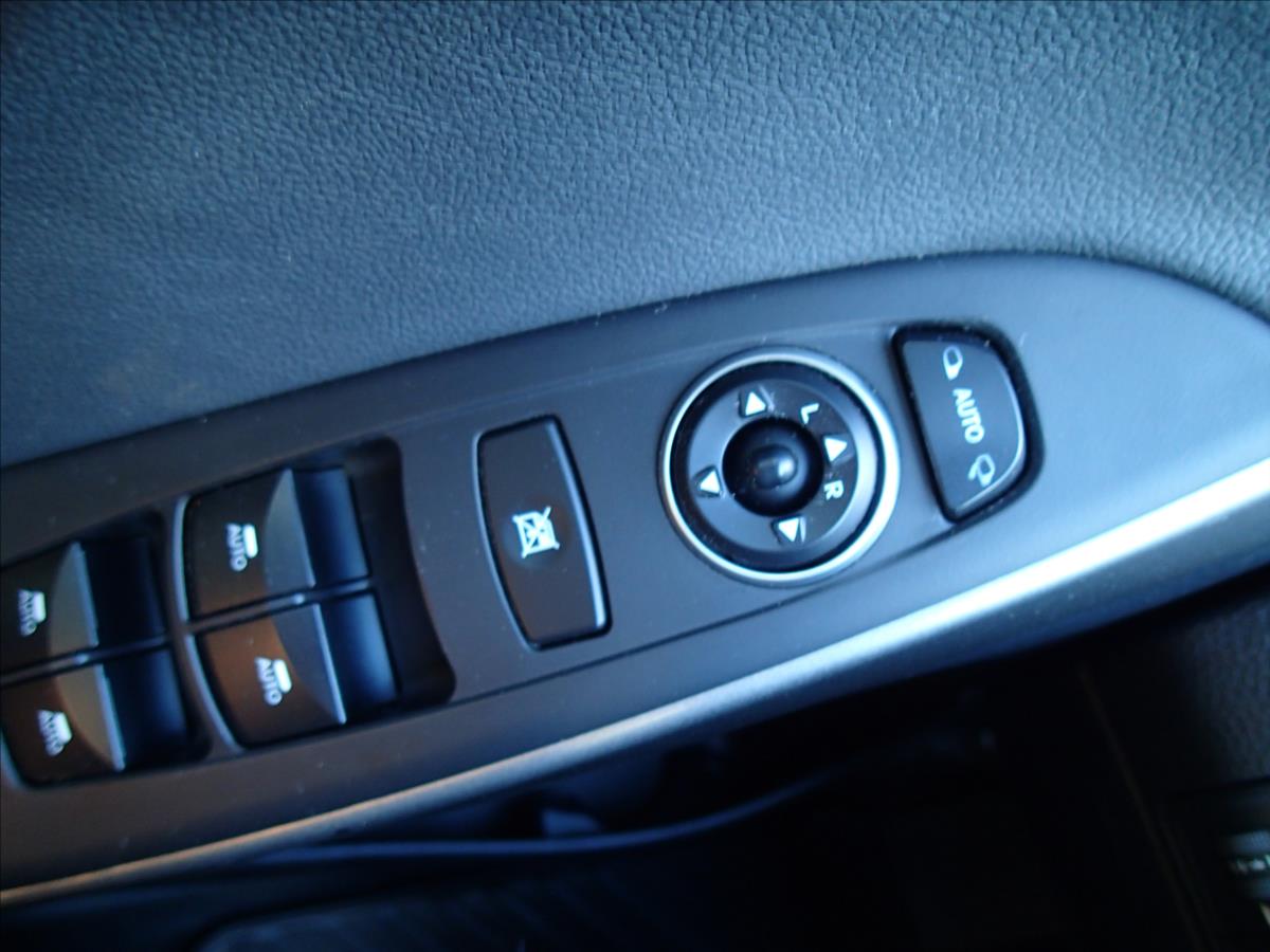 hyundai-i30-1-6-cr-klima-nove-stk - 4