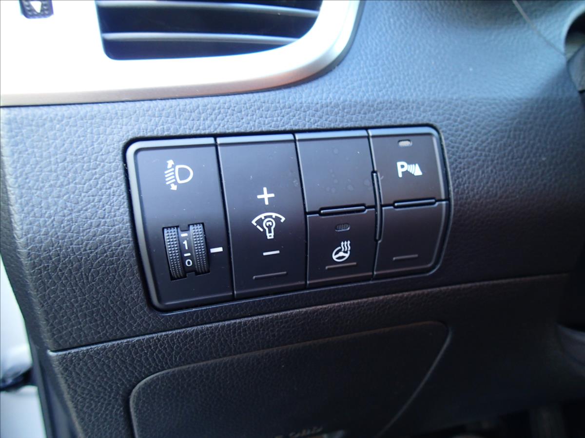 hyundai-i30-1-6-cr-klima-nove-stk - 7