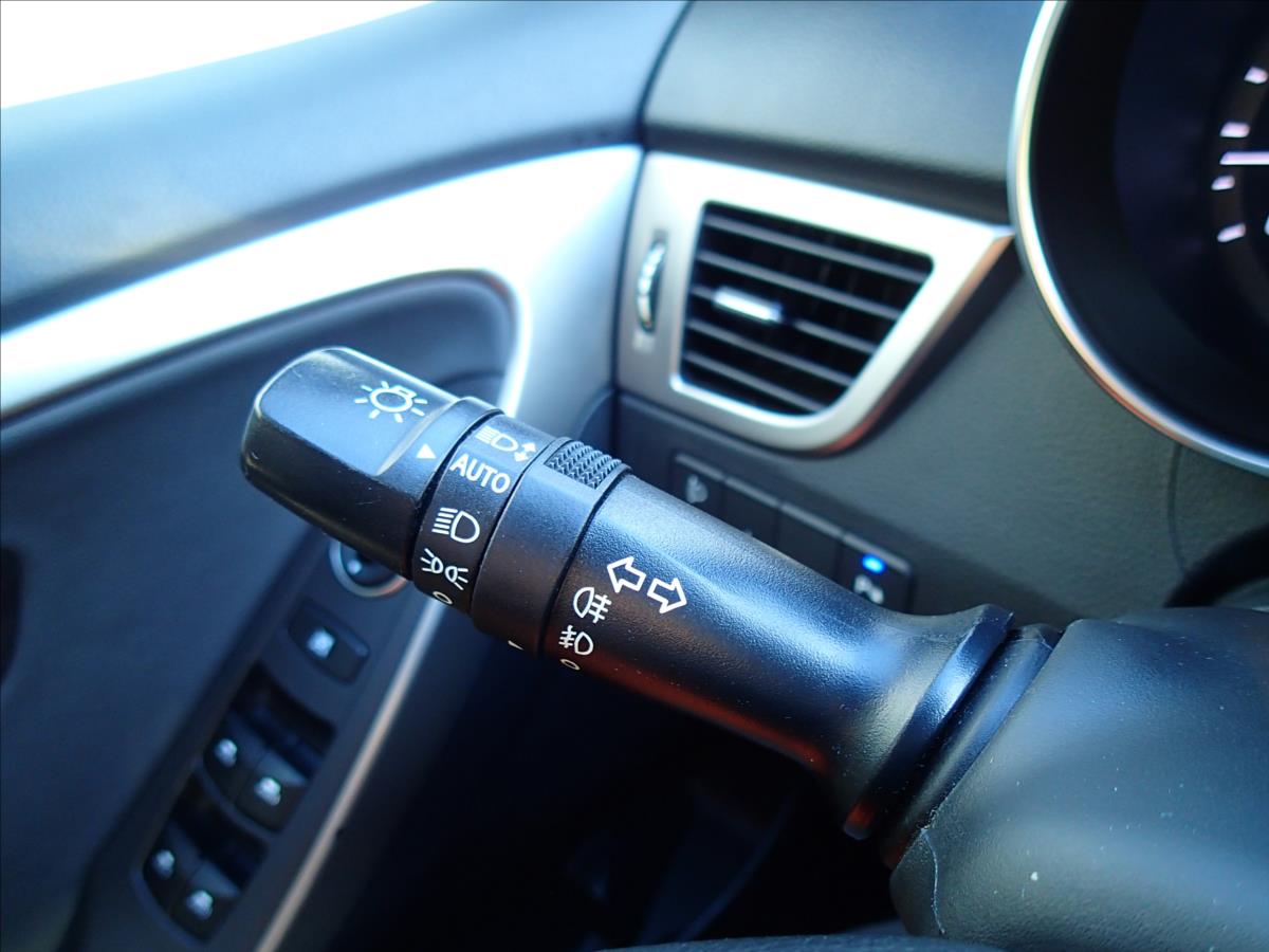 hyundai-i30-1-6-cr-klima-nove-stk - 9