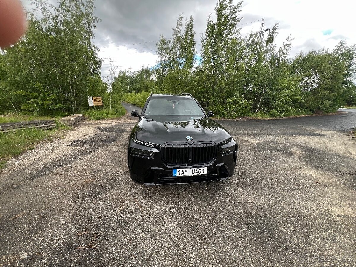bmw-x7-xdrive-40d-m-packet-pano - 1