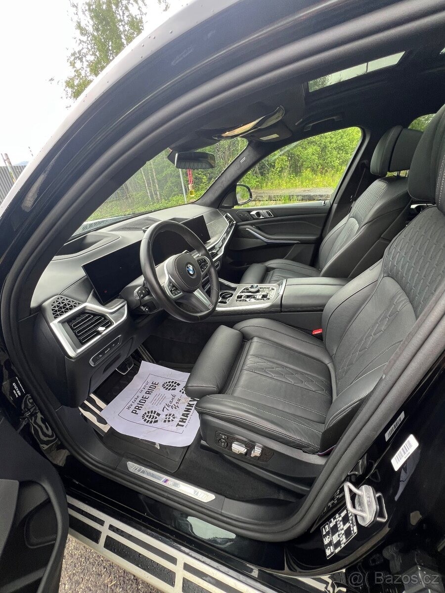 bmw-x7-xdrive-40d-m-packet-pano - 7